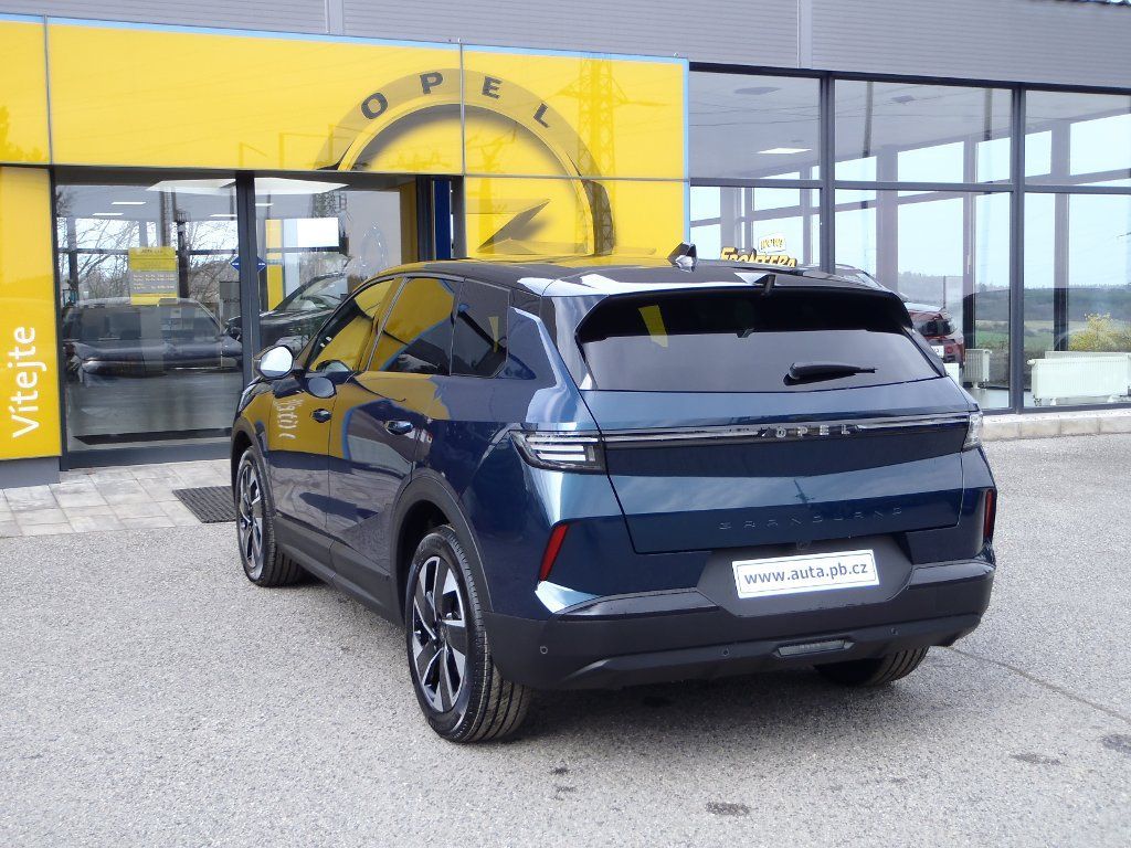 Opel Grandland, Ultimate Hybrid 1.2T 107kW - fotka 6