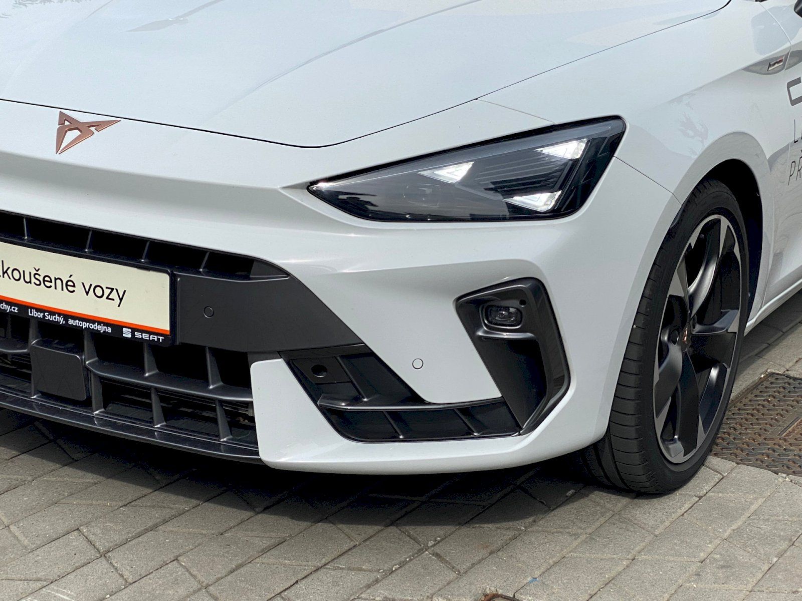Cupra Leon, SP 2.0 TDI 150k DSG - fotka 6