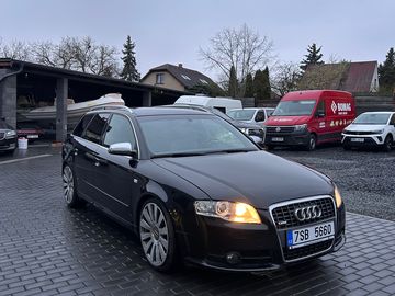 Audi A4 2.0 TDI S-line