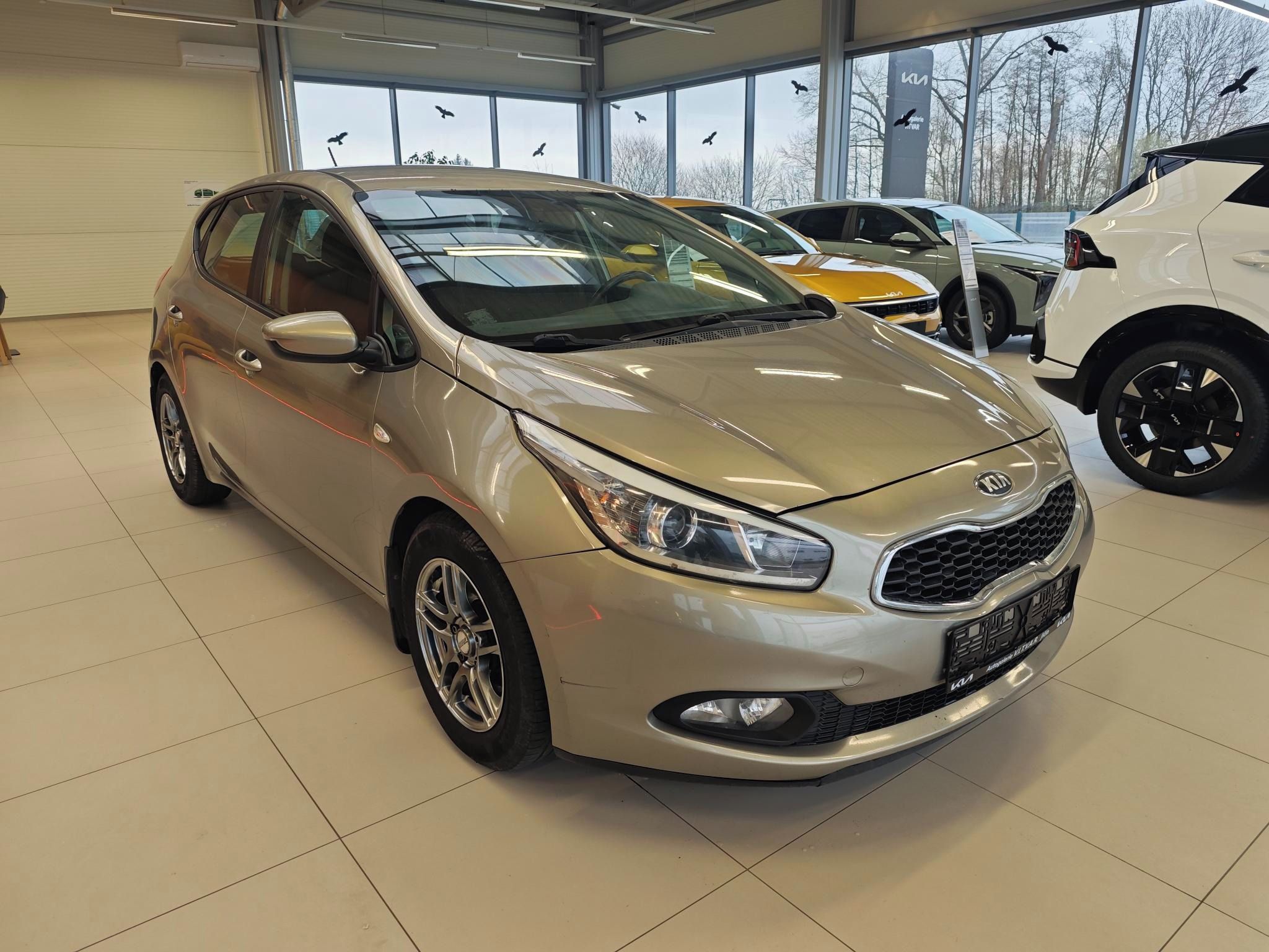 Kia Cee´d, 5HB 1,4 CVVT 74kW - fotka 3
