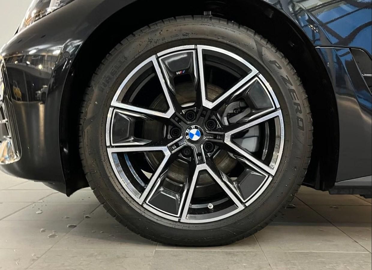 BMW i4, eDrive40 GC Tažné Ambient Kam. - fotka 4