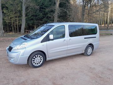2.0 HDI 120kW, 8 míst