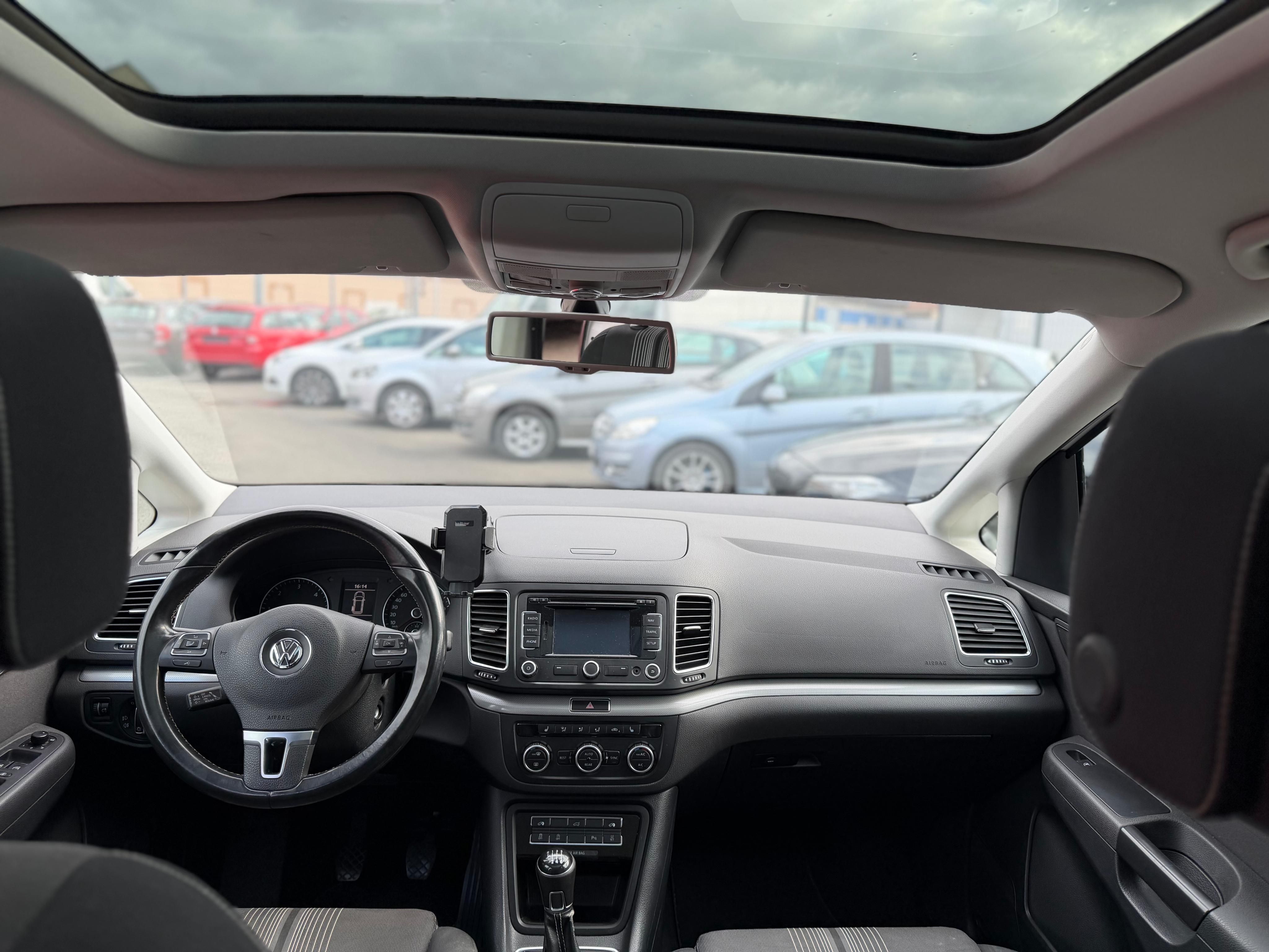 Volkswagen Sharan, 2.0 TDI, 130kw, el. dveře. Taž - fotka 6