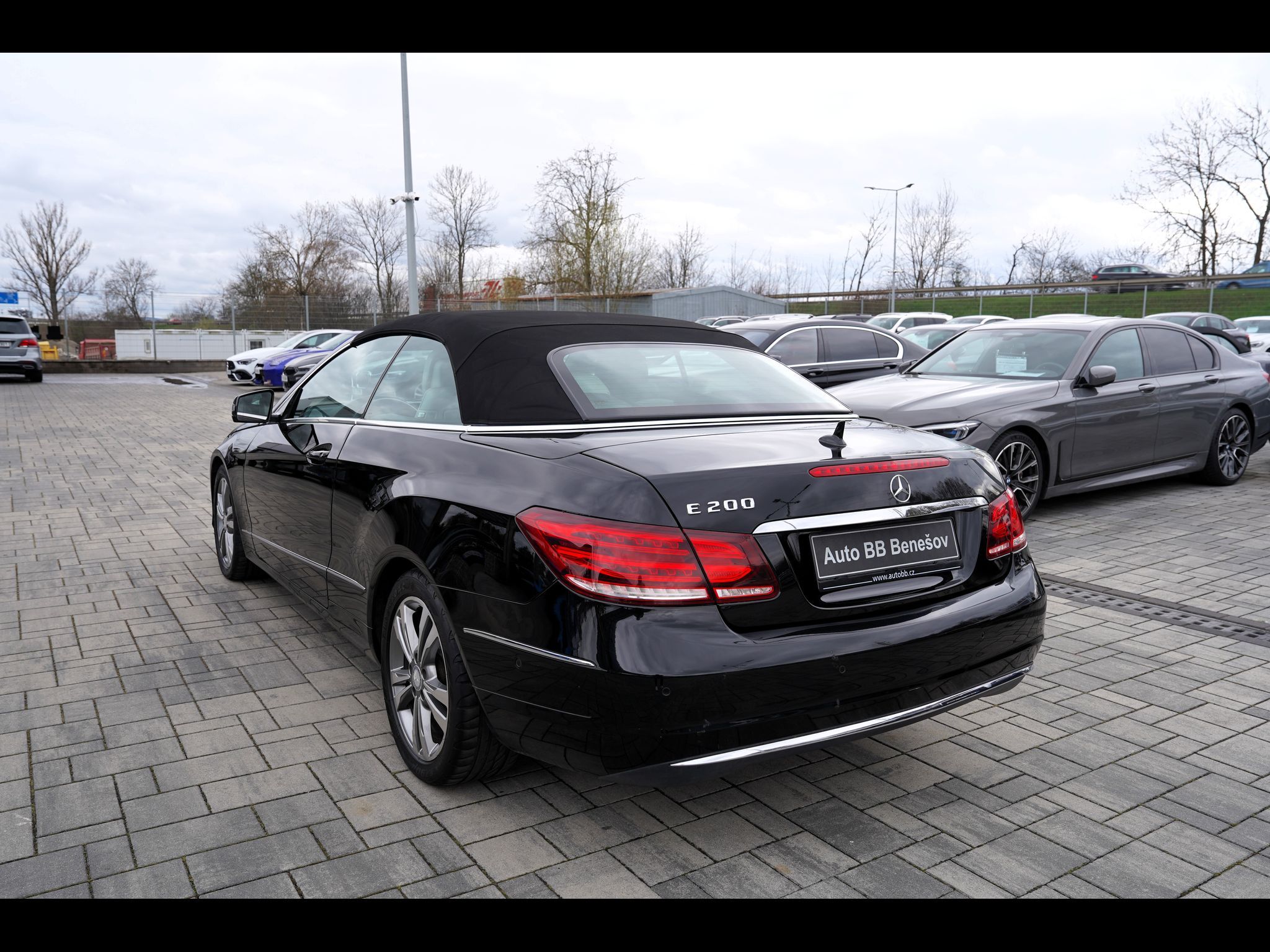 Mercedes-Benz Třídy E, 200 CGI/cabrio/Avangarde/kůže - fotka 4