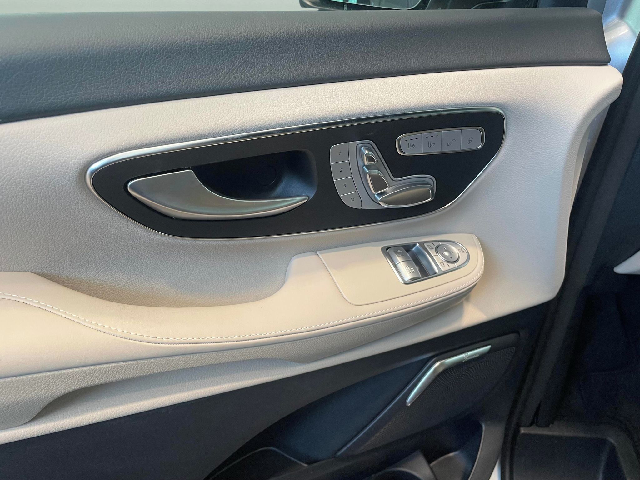Mercedes-Benz Třídy V, V 300 d  Exclusive  L  4M - fotka 6