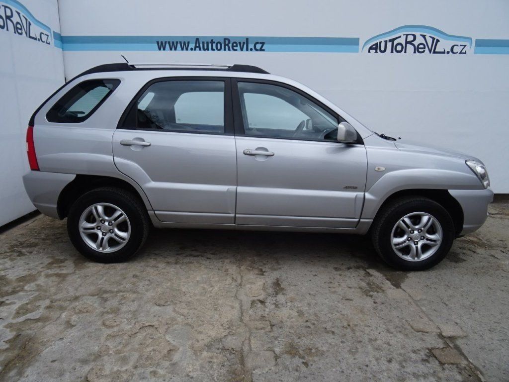 Kia Sportage, 2.0i,104kW,4X4,s.kniha,ALU - fotka 3