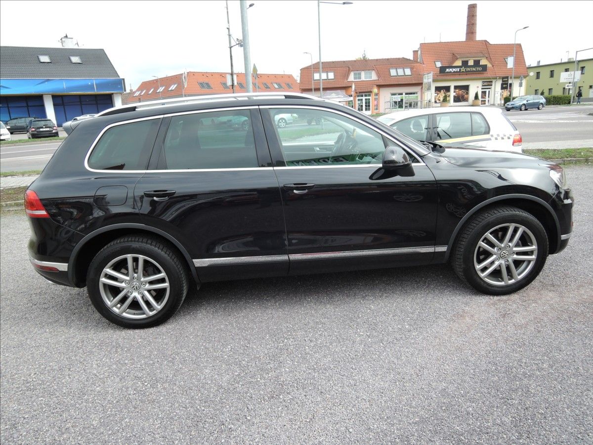 Volkswagen Touareg, 3,0 TDi Aut. 4M Kůže DPH bez m - fotka 5