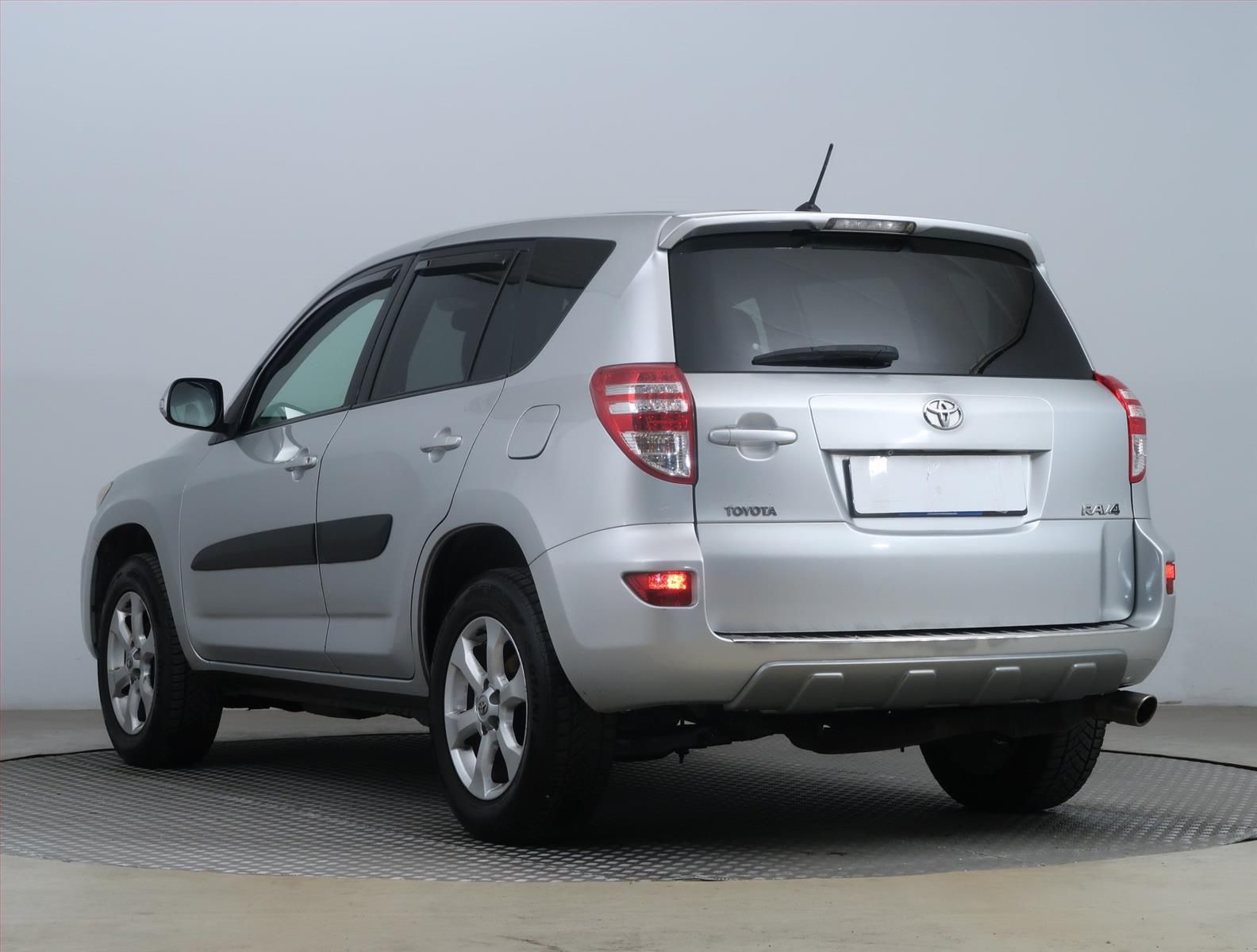 Toyota Rav4, 2.2 D-4D, 4X4, Kožené sedačky - fotka 4