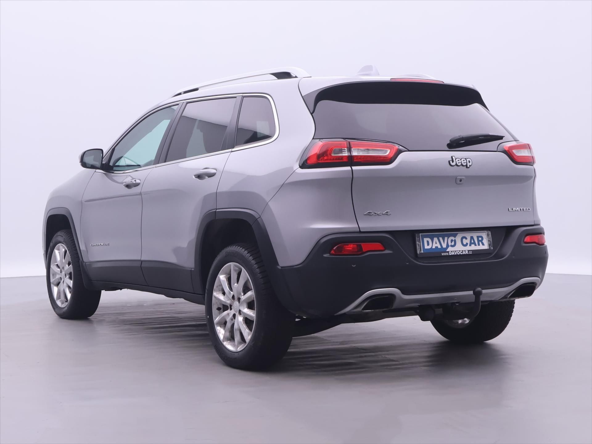 Jeep Cherokee, 2,2 M-Jet 147kW Aut. AWD DPH - fotka 5