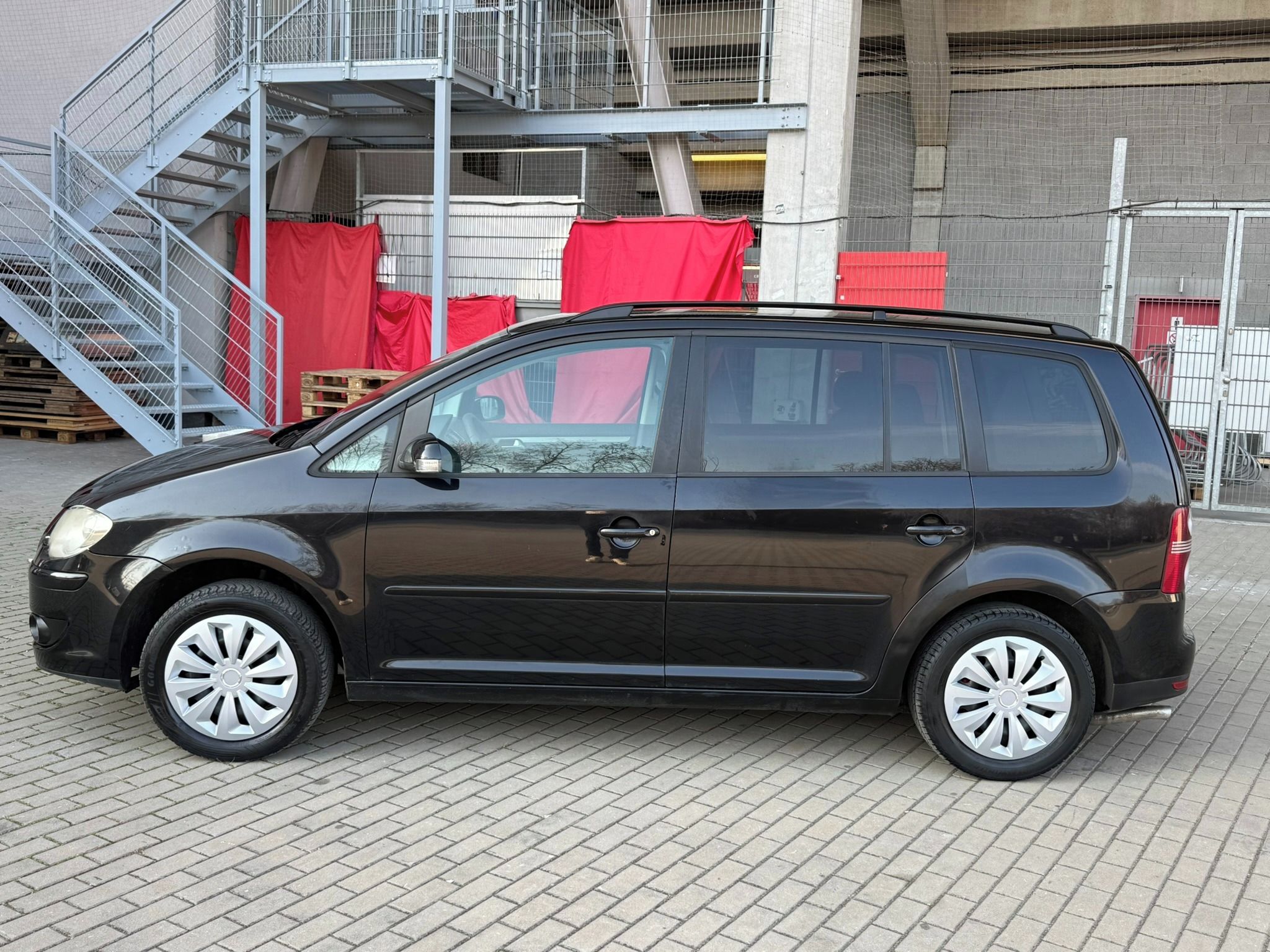 Volkswagen Touran, 2.0i+CNG, 80kw Nová STK 7míst - fotka 2