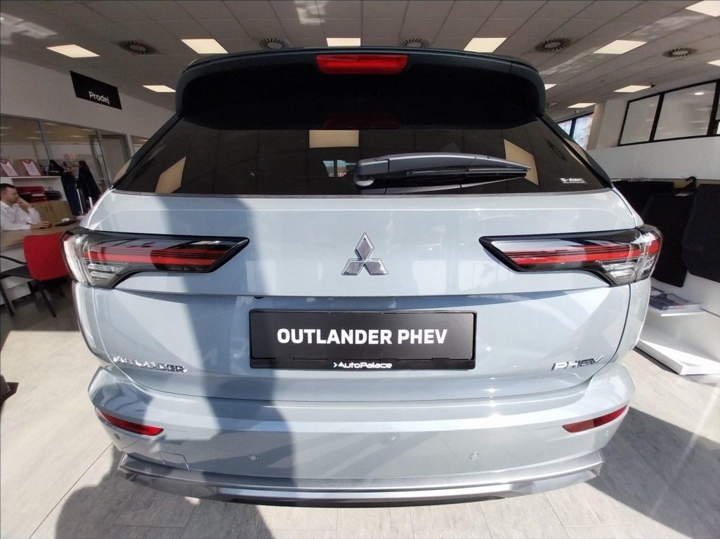 Mitsubishi Outlander, 2.4 PHEV MY25  INSTYLE - fotka 4