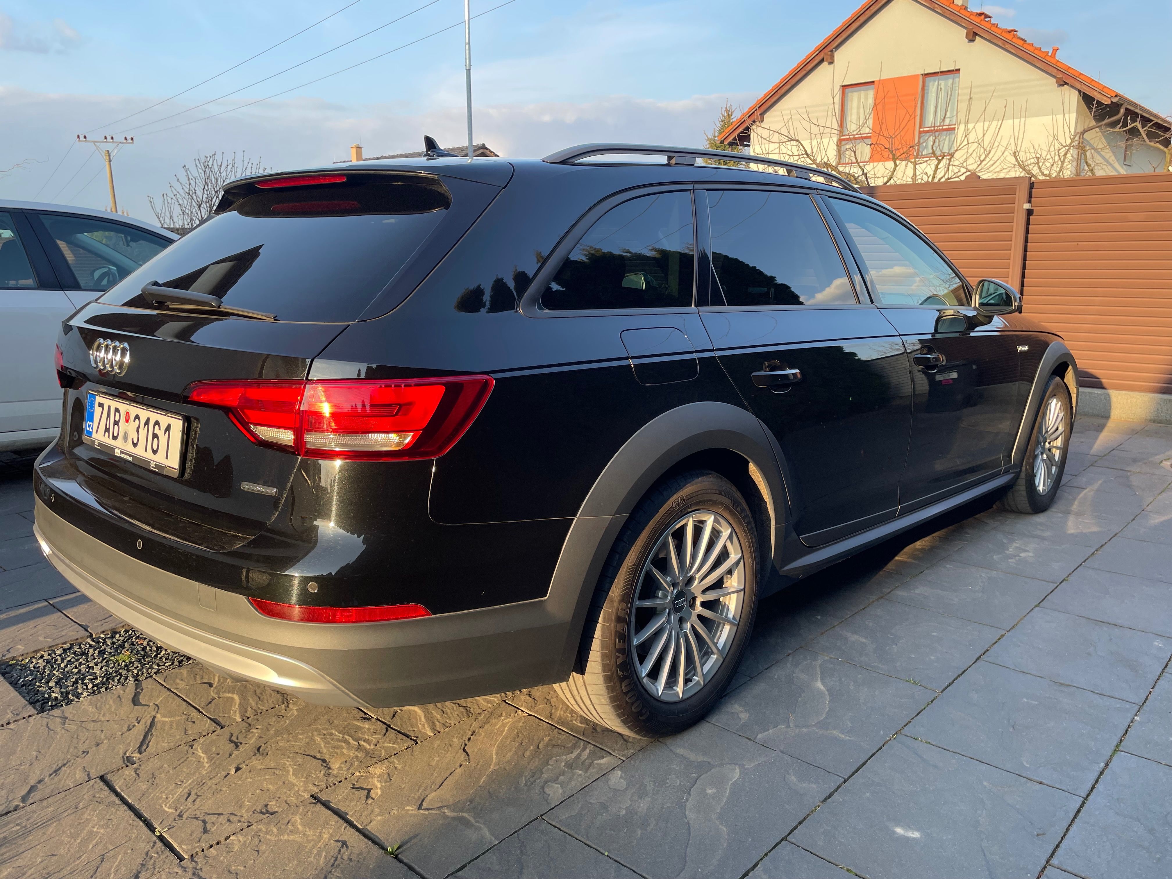 Audi A4 allroad, 2,0TDI 120kW, Quattro S-Tronic - fotka 6