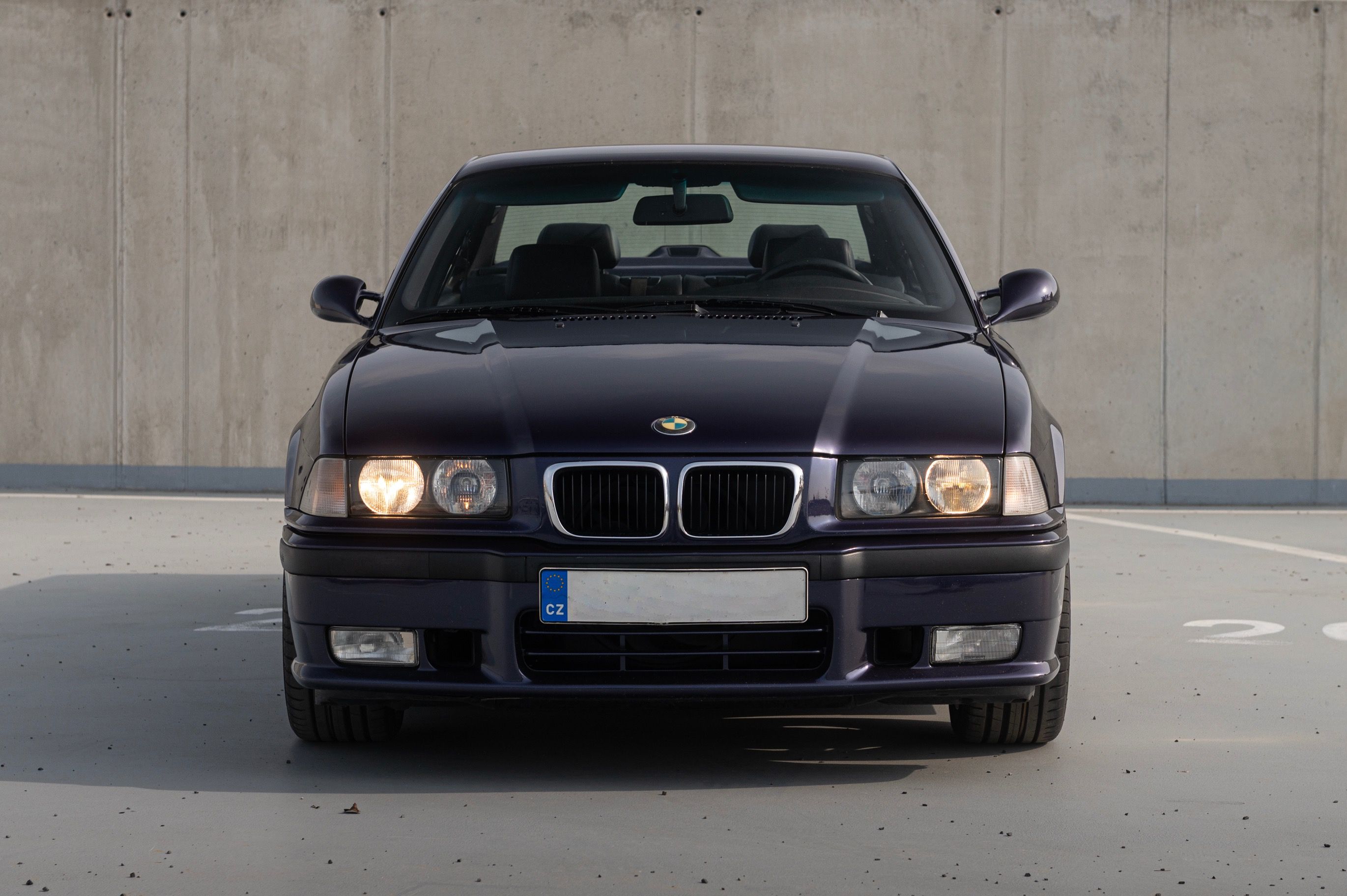 BMW Řada 3, E36 328i Coupe Individual - fotka 2