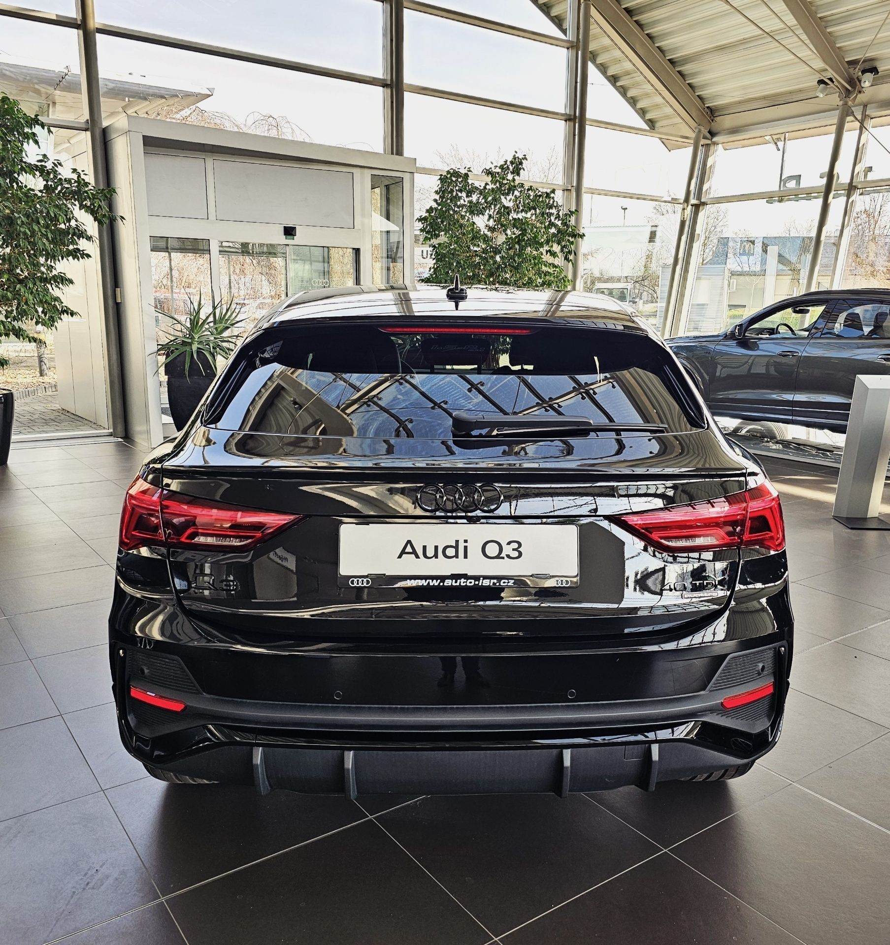 Audi Q3, S-LINE 40 TDI 142 kW Quattro - fotka 5