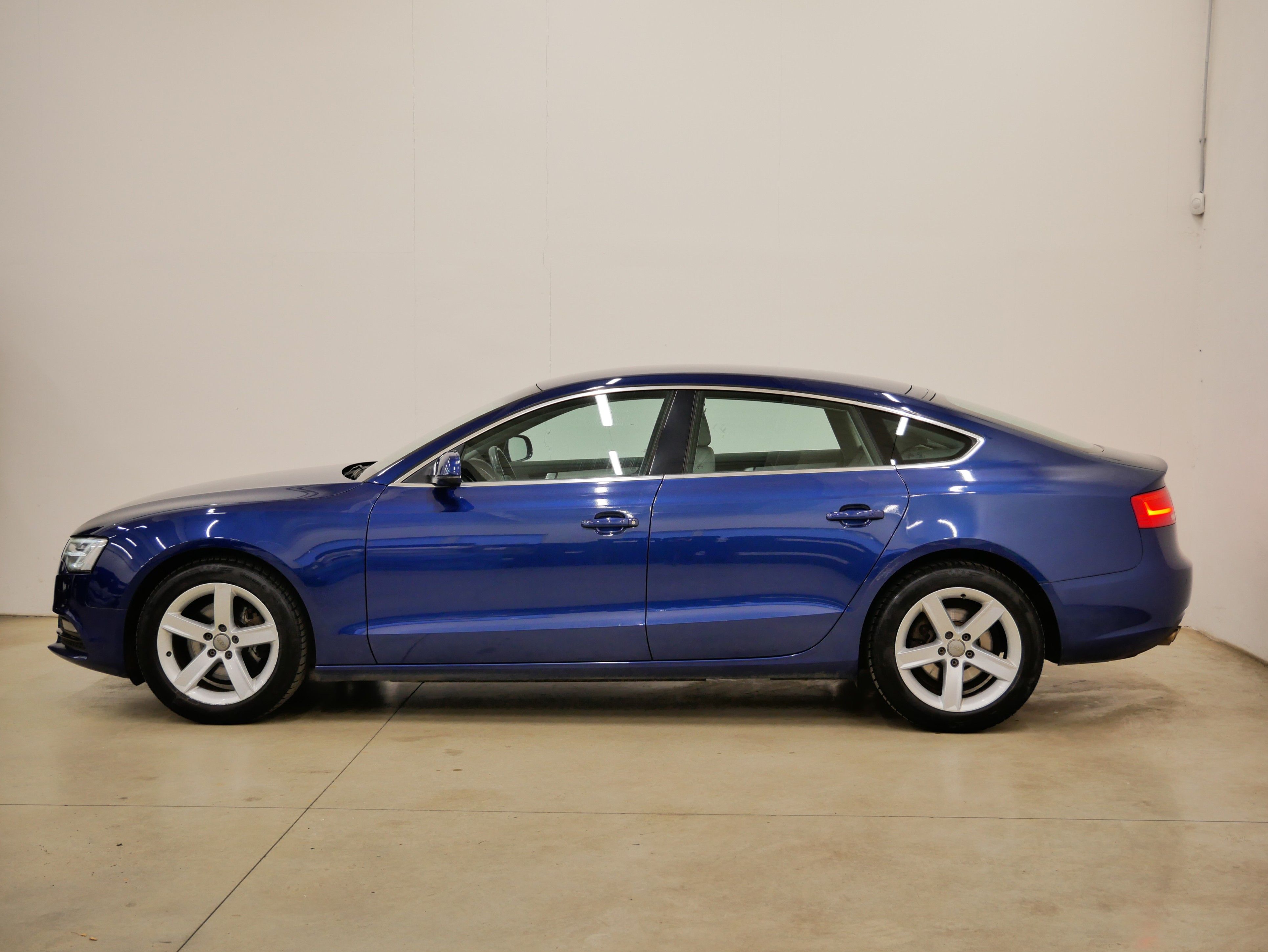 Audi A5, 2.0 TDI 130 kW quattro - fotka 3