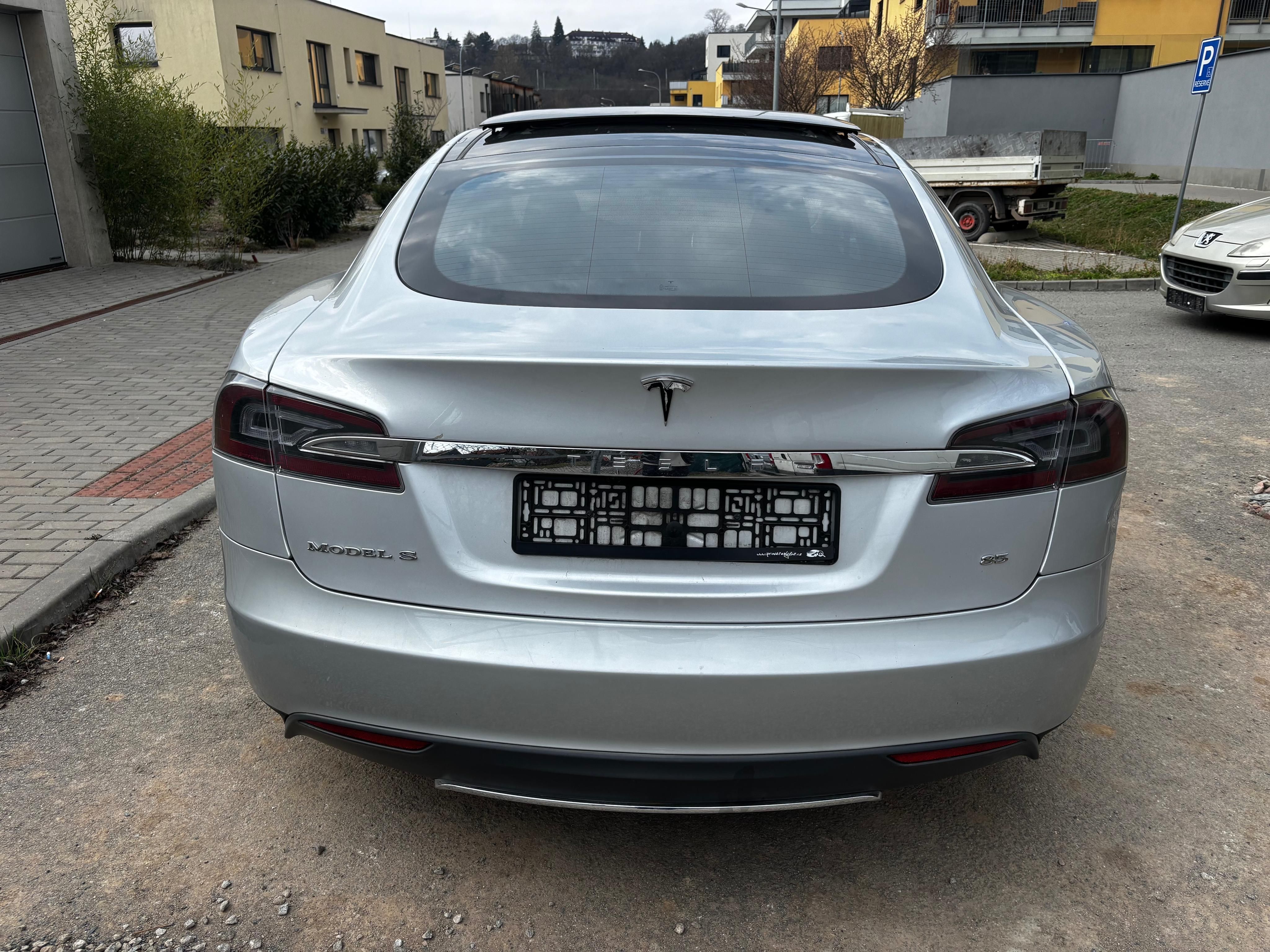 Tesla Model S, P85, supercharger FREE, 140tis - fotka 5