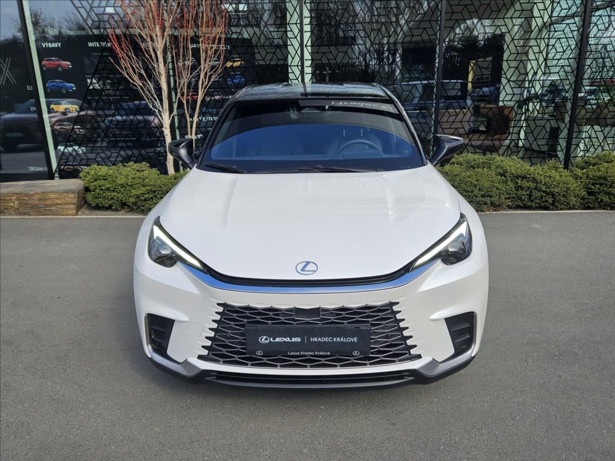 Lexus LBX, 1,5 EMOTION Tech - fotka 3