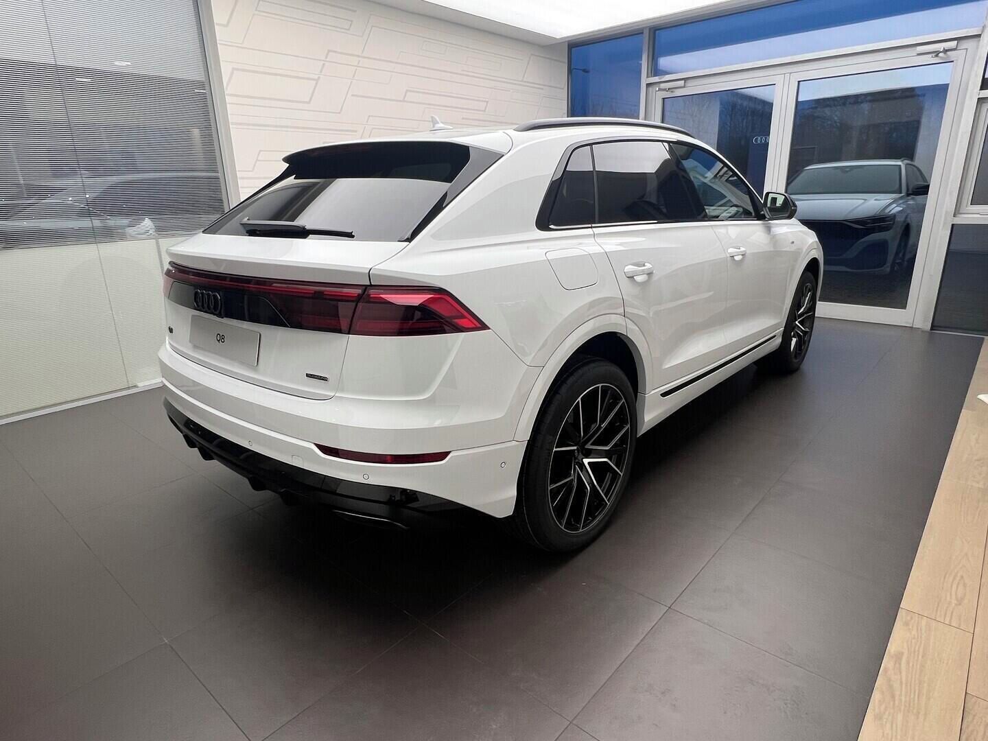 Audi Q8, SUV 50 TDI quattro 210 kW - fotka 3