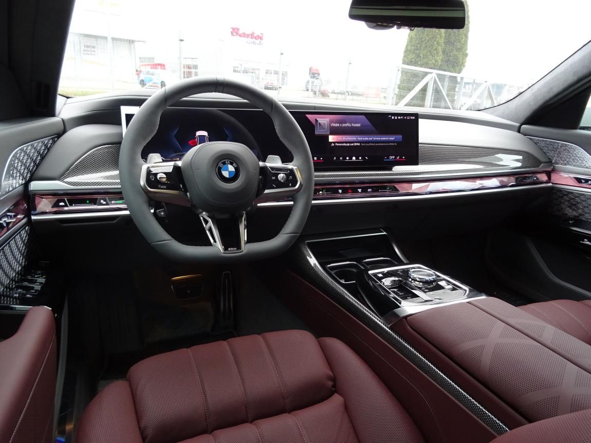 BMW Řada 7, 740d xDrive Sedan - fotka 4