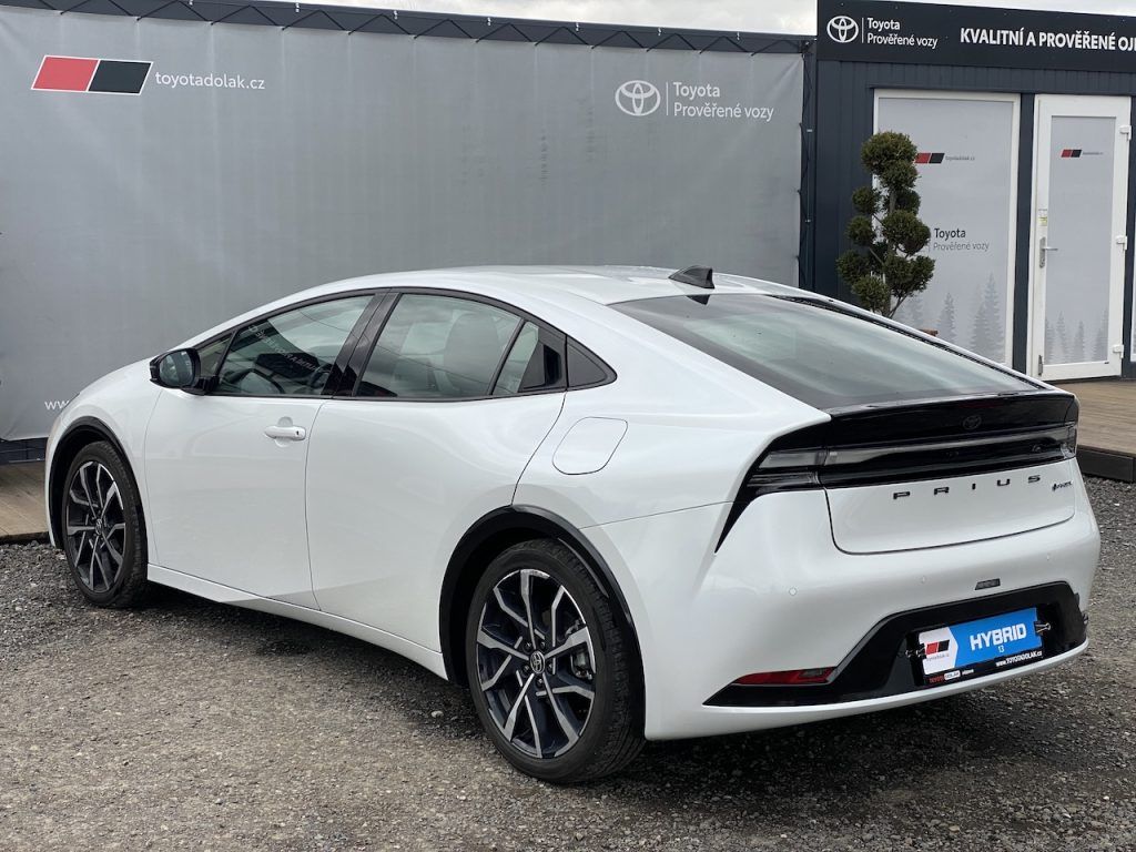 Toyota Prius, 2.0Plug-in, ČR-1m, Prestige - fotka 4