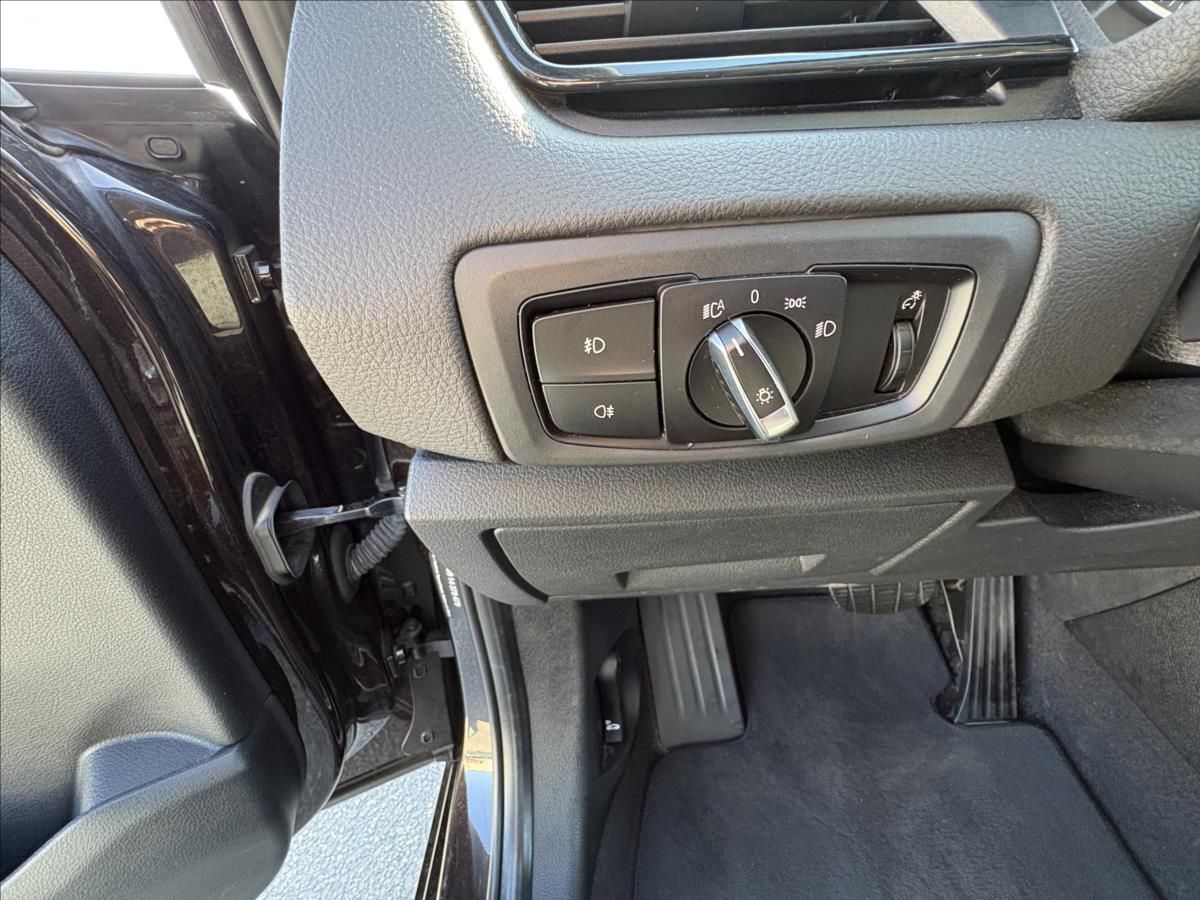 BMW Řada 2, 1,5 218i 100kW AT,Led,Navi,PDC - fotka 5