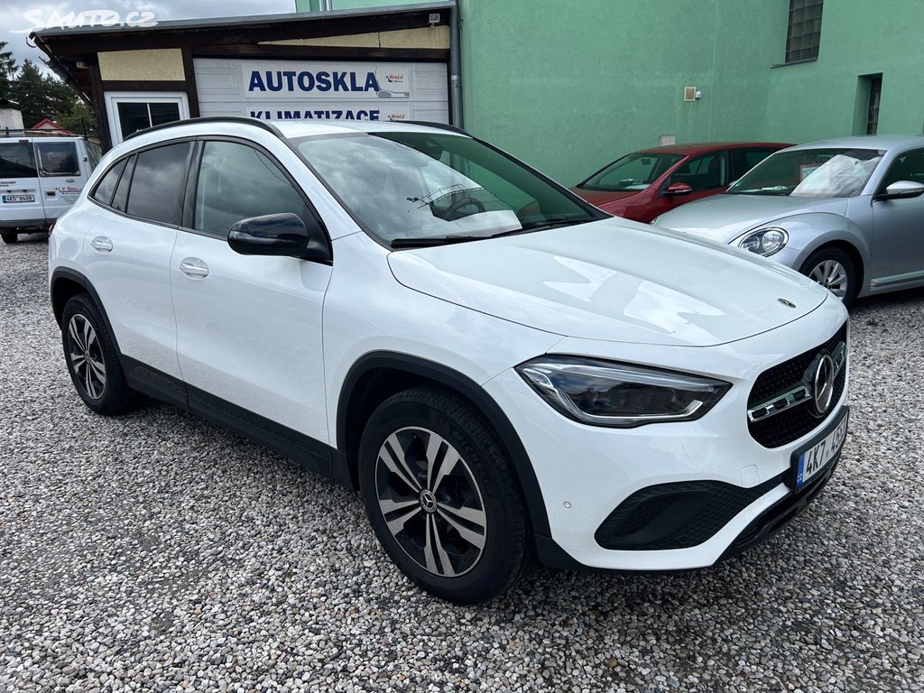 Mercedes-Benz GLA, 200 D 4matic koupeno ČR - fotka 4