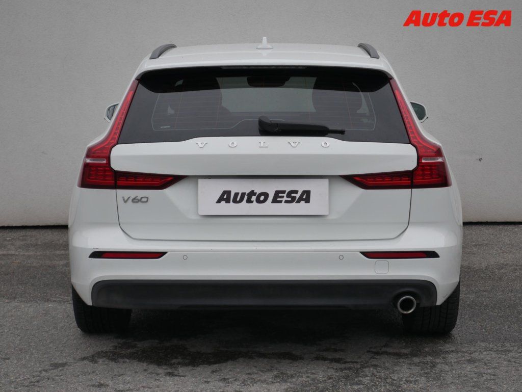 Volvo V60, 2.0 D3,AC,LED,navi - fotka 5