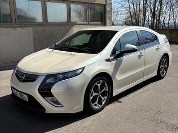 Plug-in hybrid, nová 12v bat.