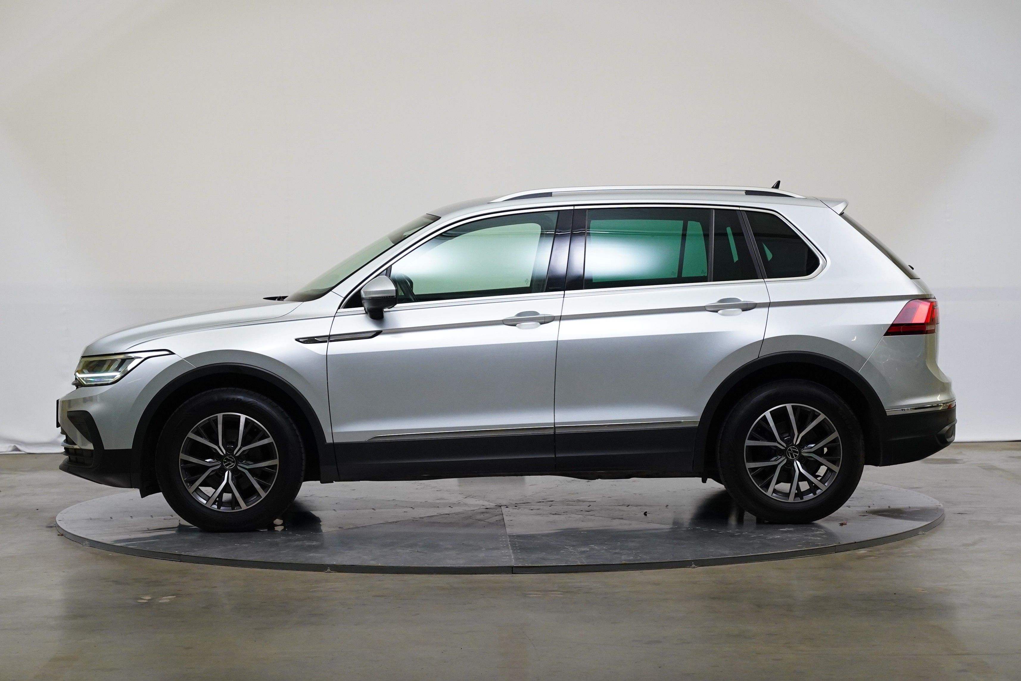 Volkswagen Tiguan, 2.0 TDI 110 kW DSG Life - fotka 3