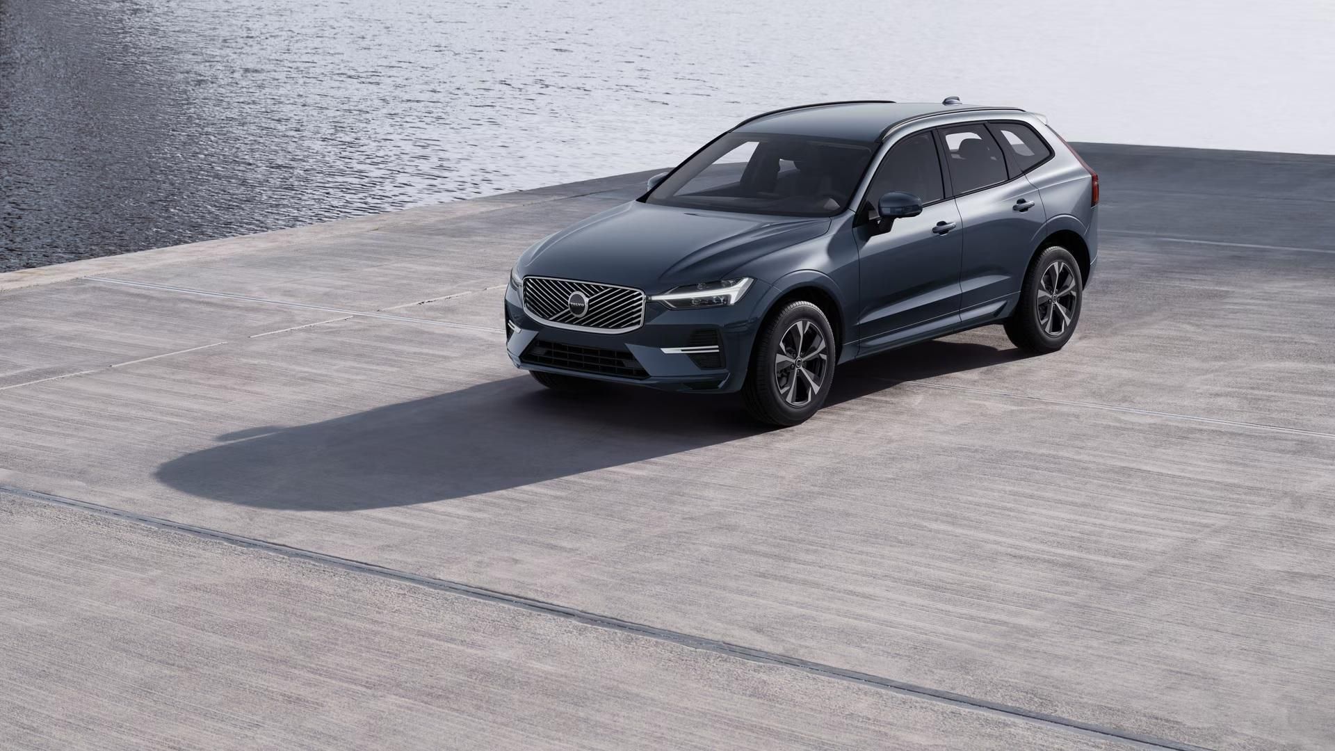Volvo XC60, B5 AWD AUT CORE - fotka 2