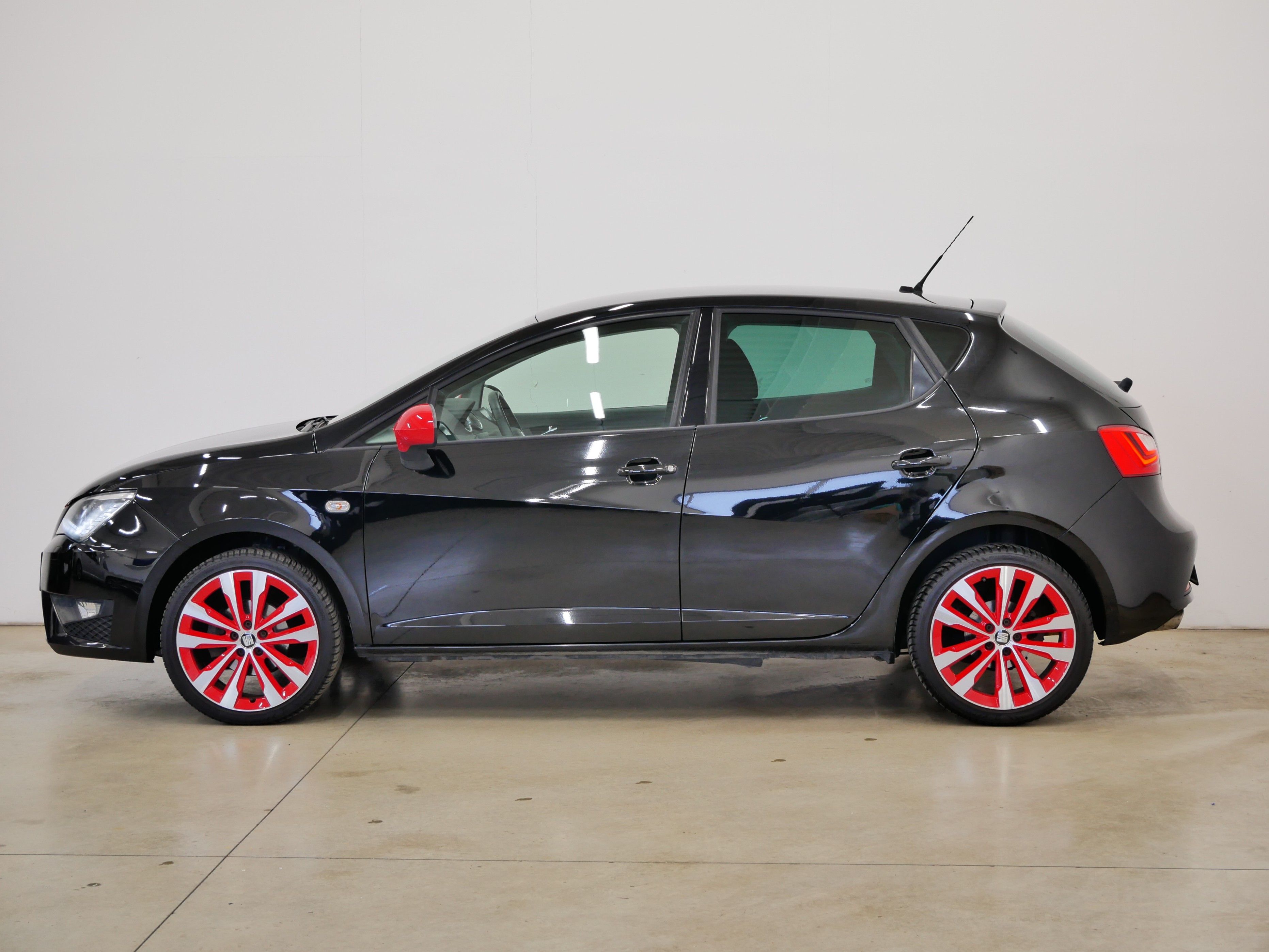Seat Ibiza, 1.2 TSI 66 kW FR - fotka 3