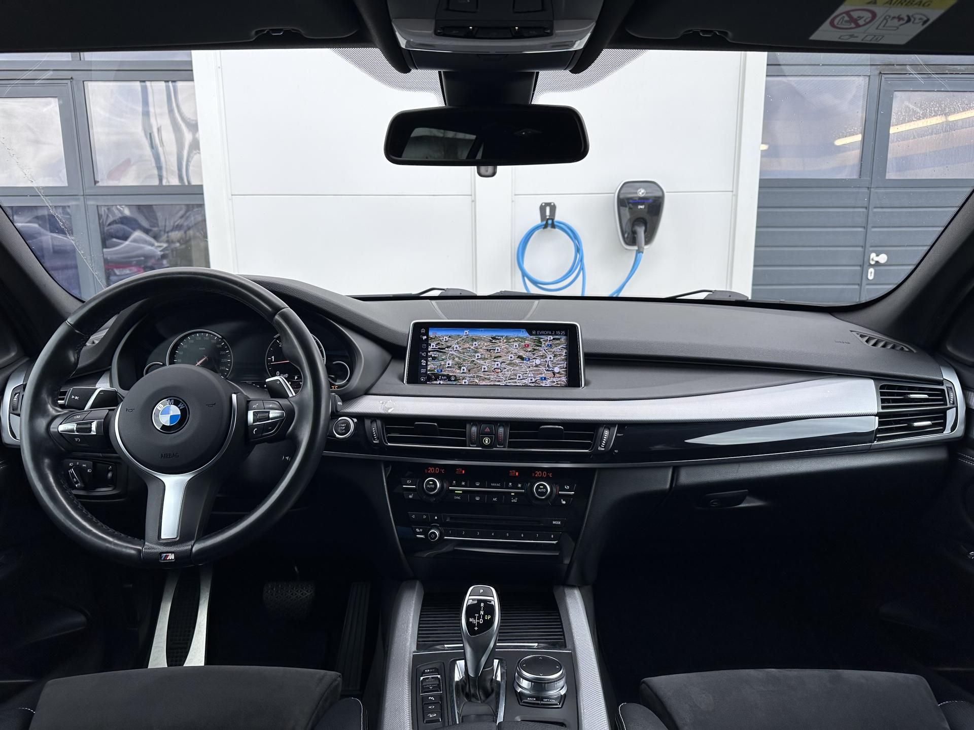 BMW X5, xDrive30d M-Sport - fotka 6