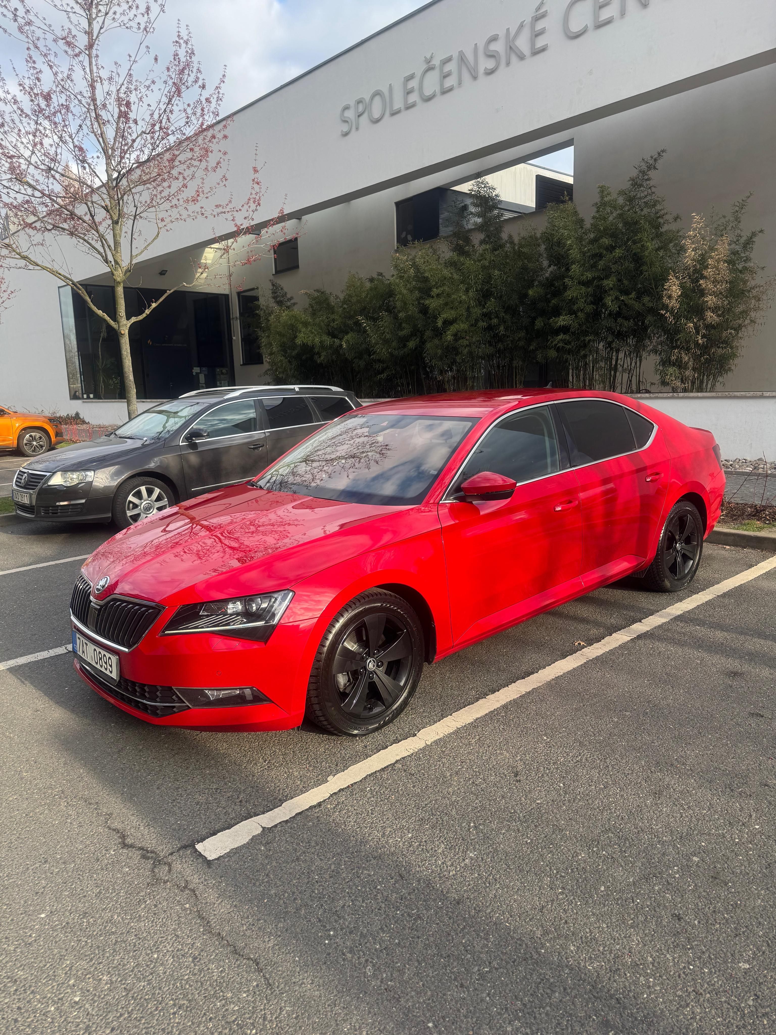 Škoda Superb, 2.0 TDI DSG 140kW Ambition - fotka 3