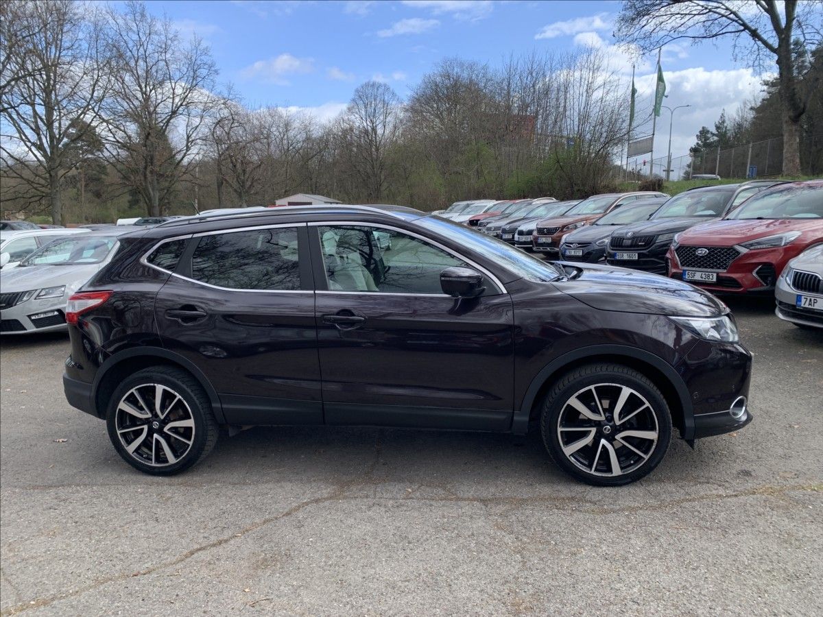 Nissan Qashqai, 1,6 DCI 4x4,ČR - fotka 4