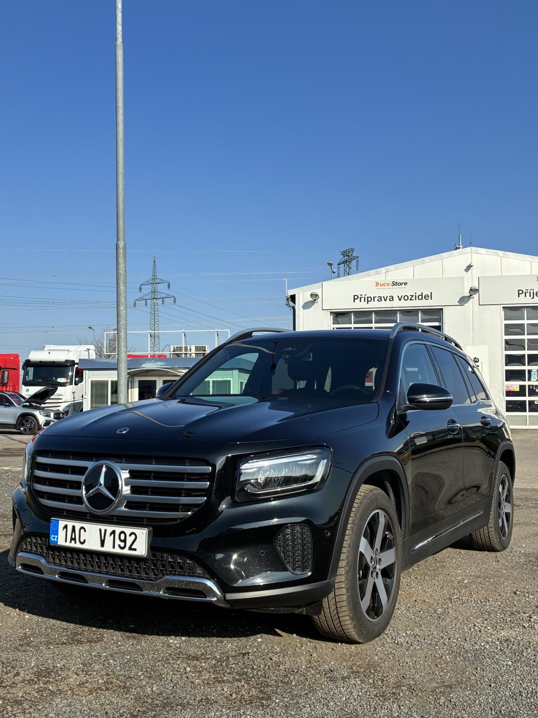 Mercedes-Benz GLB, 200d 4MATIC - fotka 4