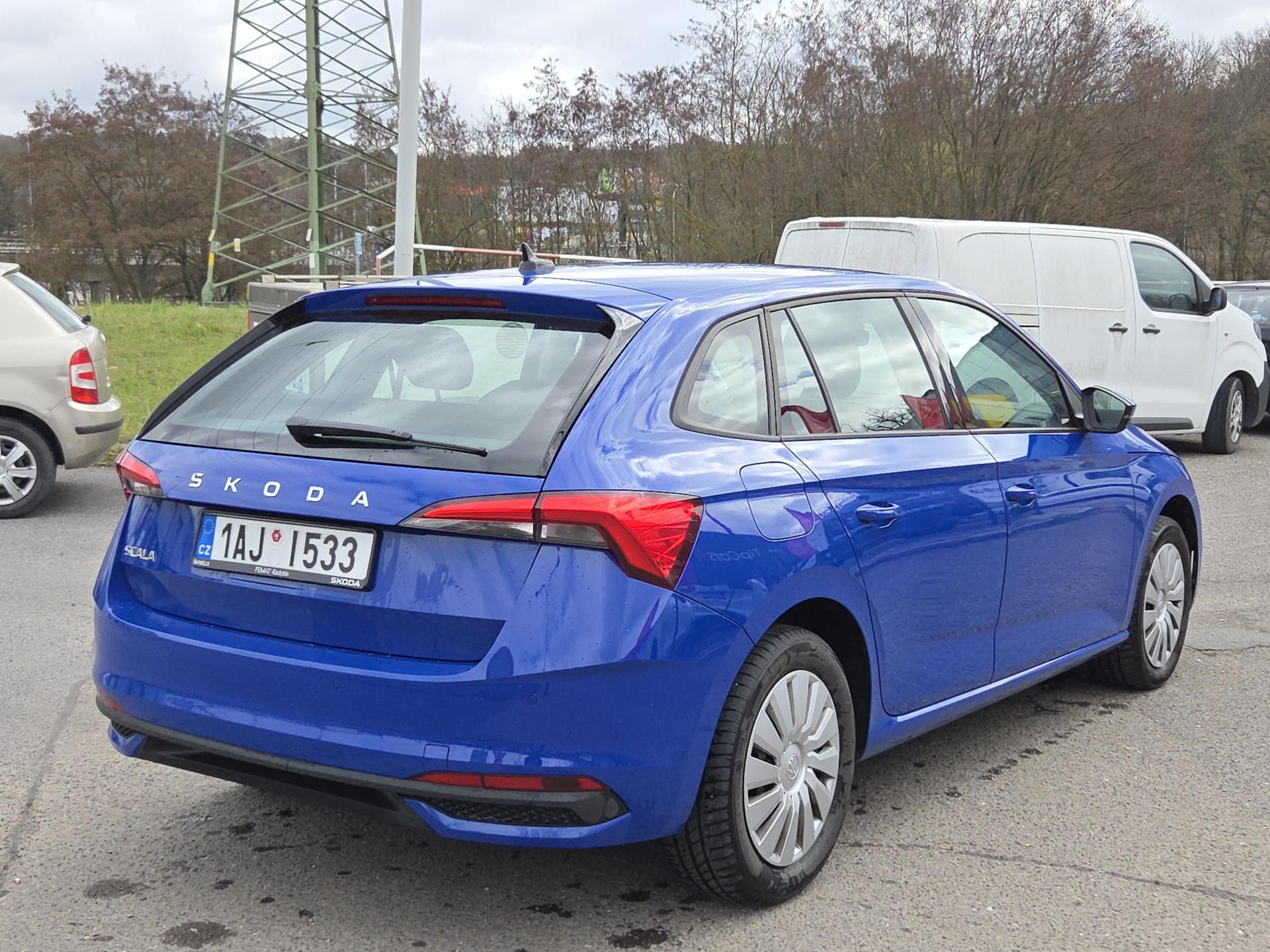Škoda Scala, 1,0TSi splátky od 10% všem - fotka 5