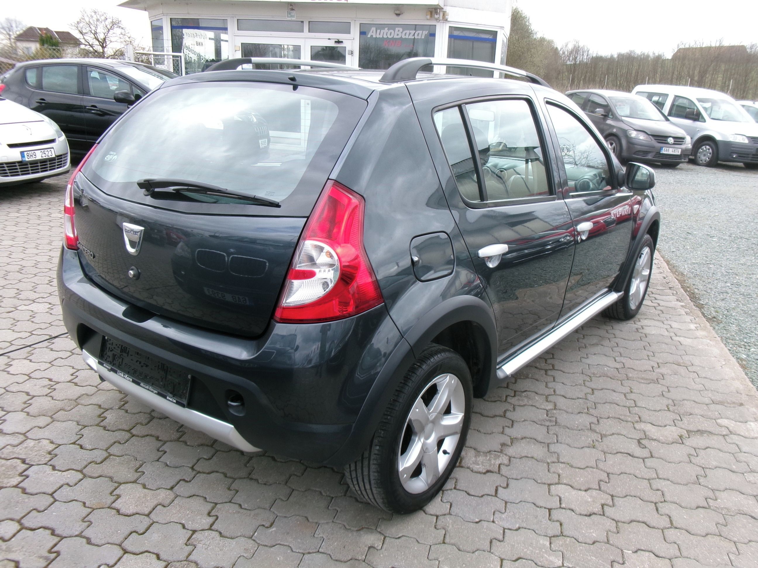 Dacia Sandero, 1.6i Stepway,2x kola - fotka 6