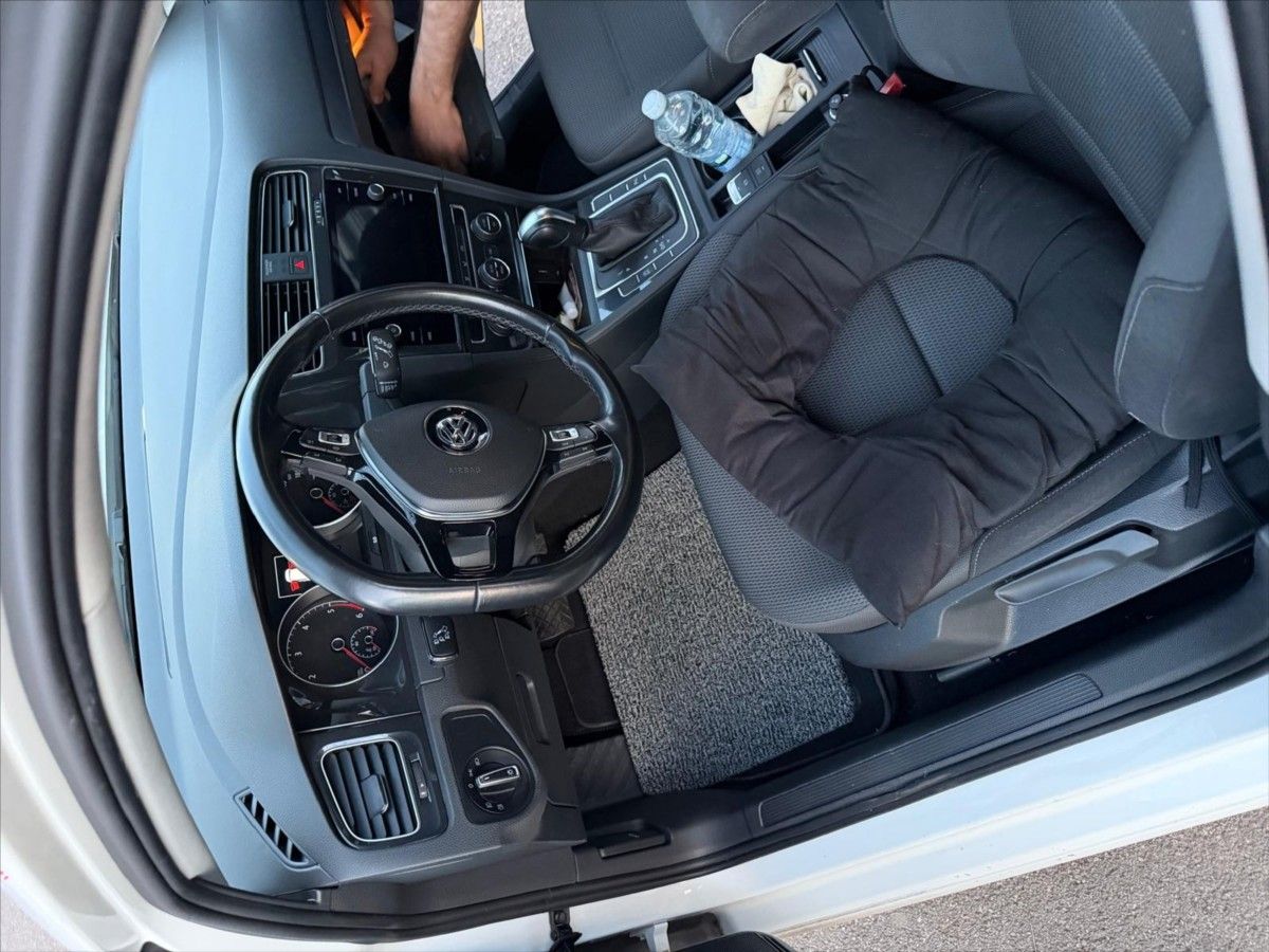 Volkswagen Golf, 2,0 TDi 110kw DSG Radar LED po - fotka 6