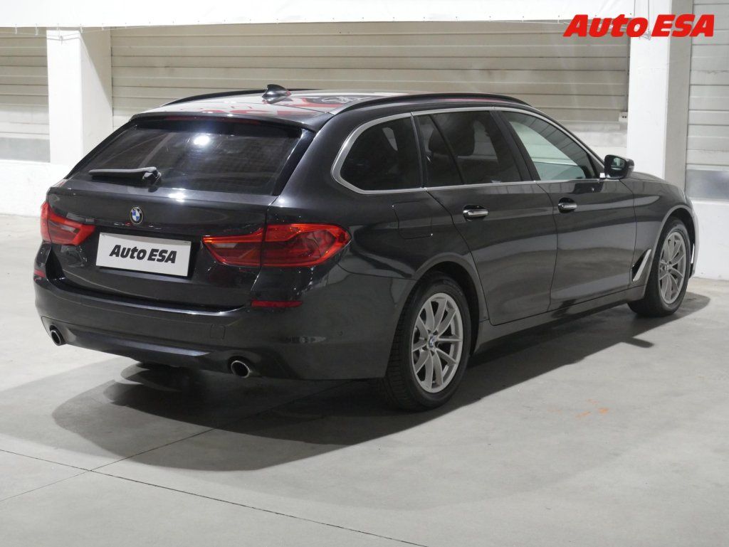 BMW Řada 5, 520xd 520xd,AT,LED,panor - fotka 4