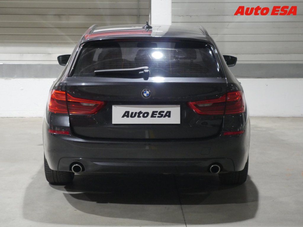 BMW Řada 5, 520xd 520xd,AT,LED,panor - fotka 5