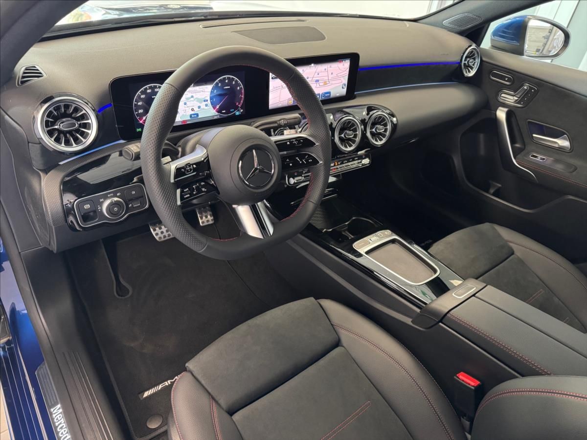Mercedes-Benz Třídy A, . A 200 - fotka 4