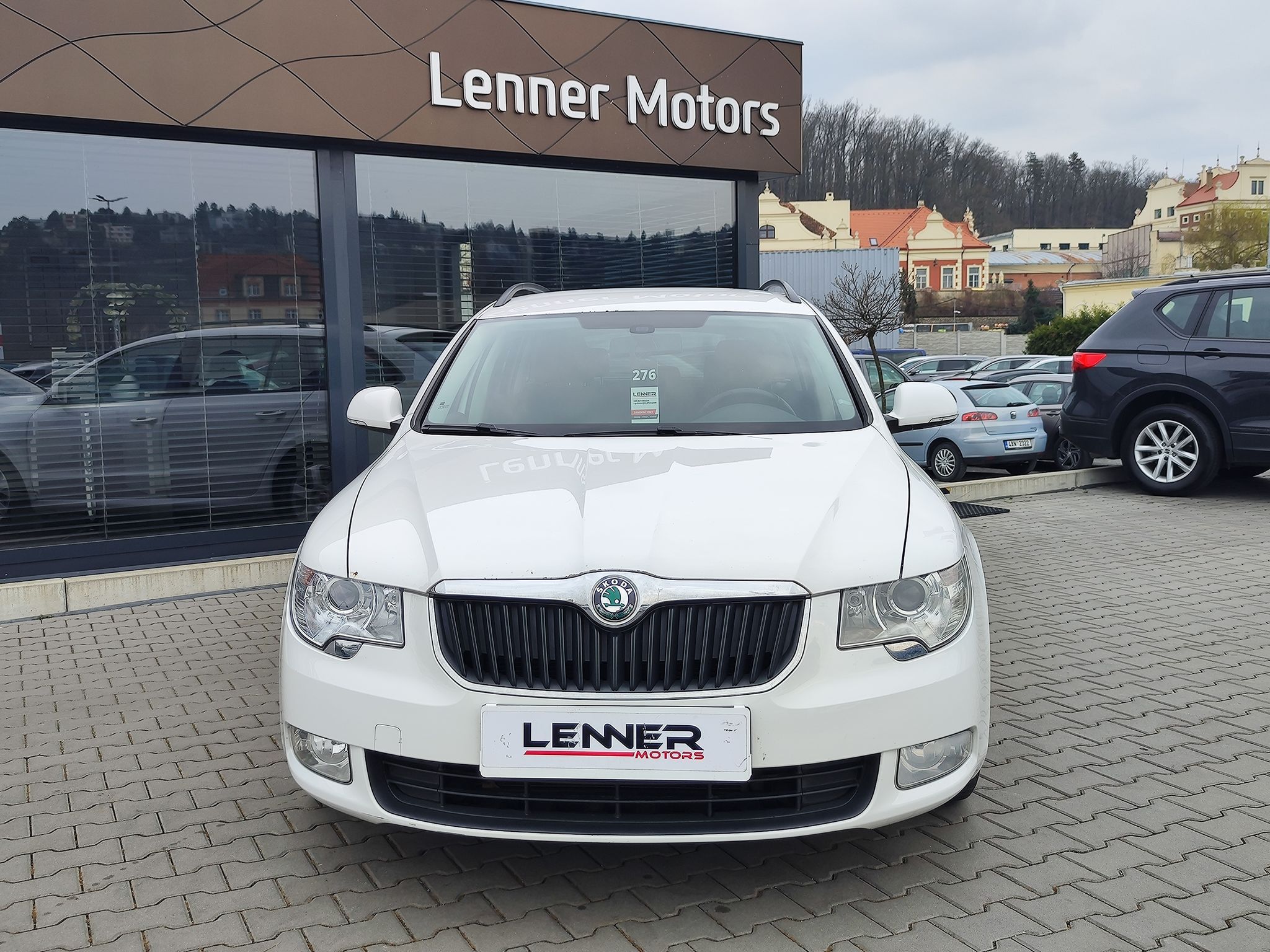 Škoda Superb, 1.8 TSi/118kW Comfort AUT. - fotka 2