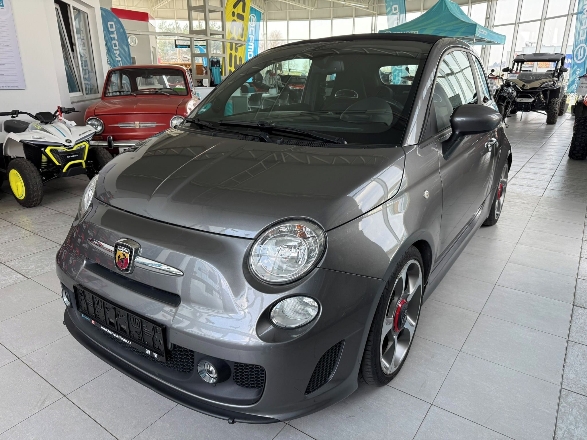 Fiat 500 Abarth, Cabrio 1.4 103 kW - fotka 3