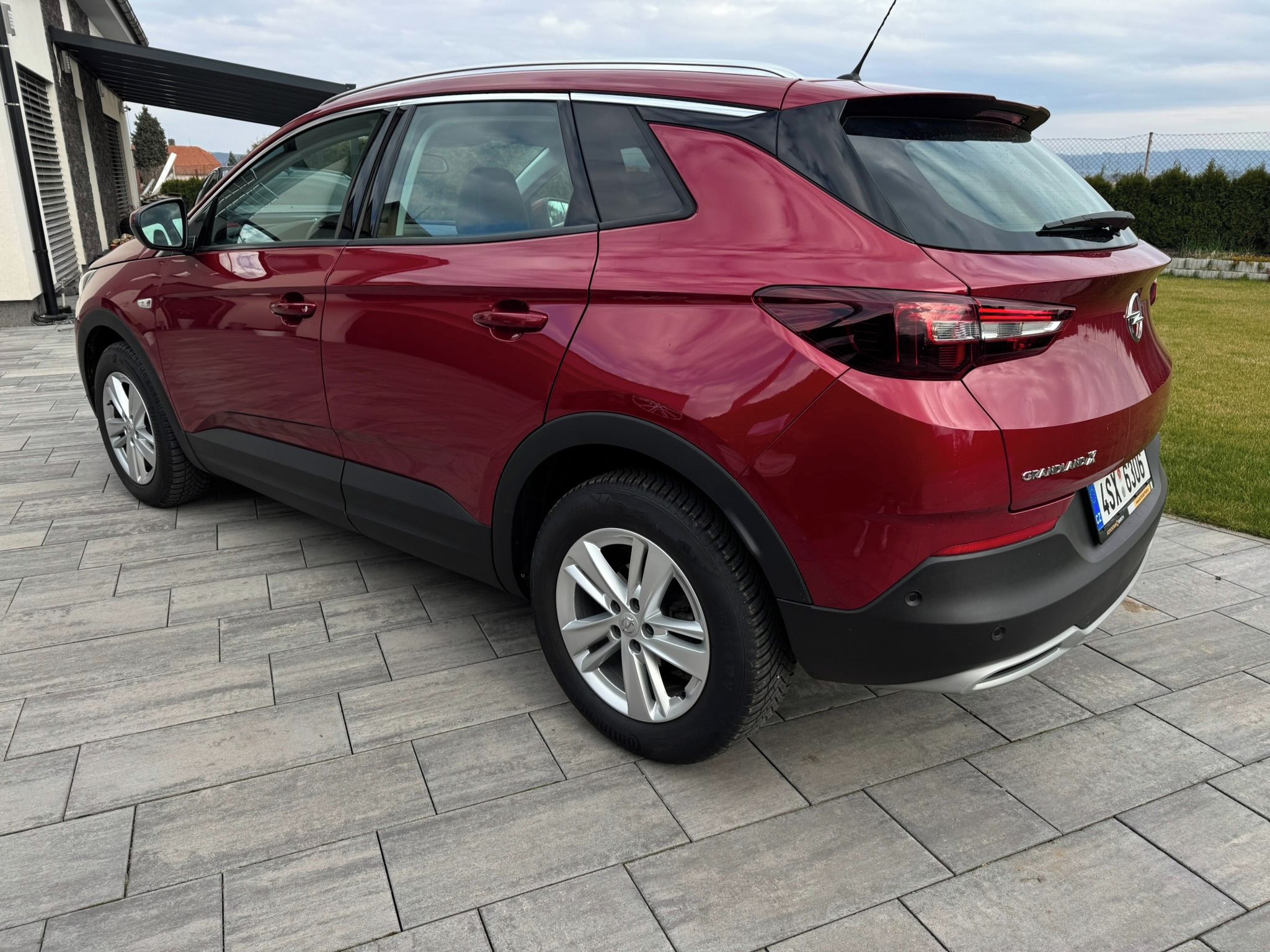 Opel Grandland X, Opel Grandland 1.2 96 kw - fotka 5