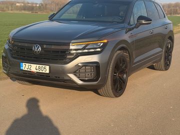 Touareq3.0TDI 210kW V6 R-LINE