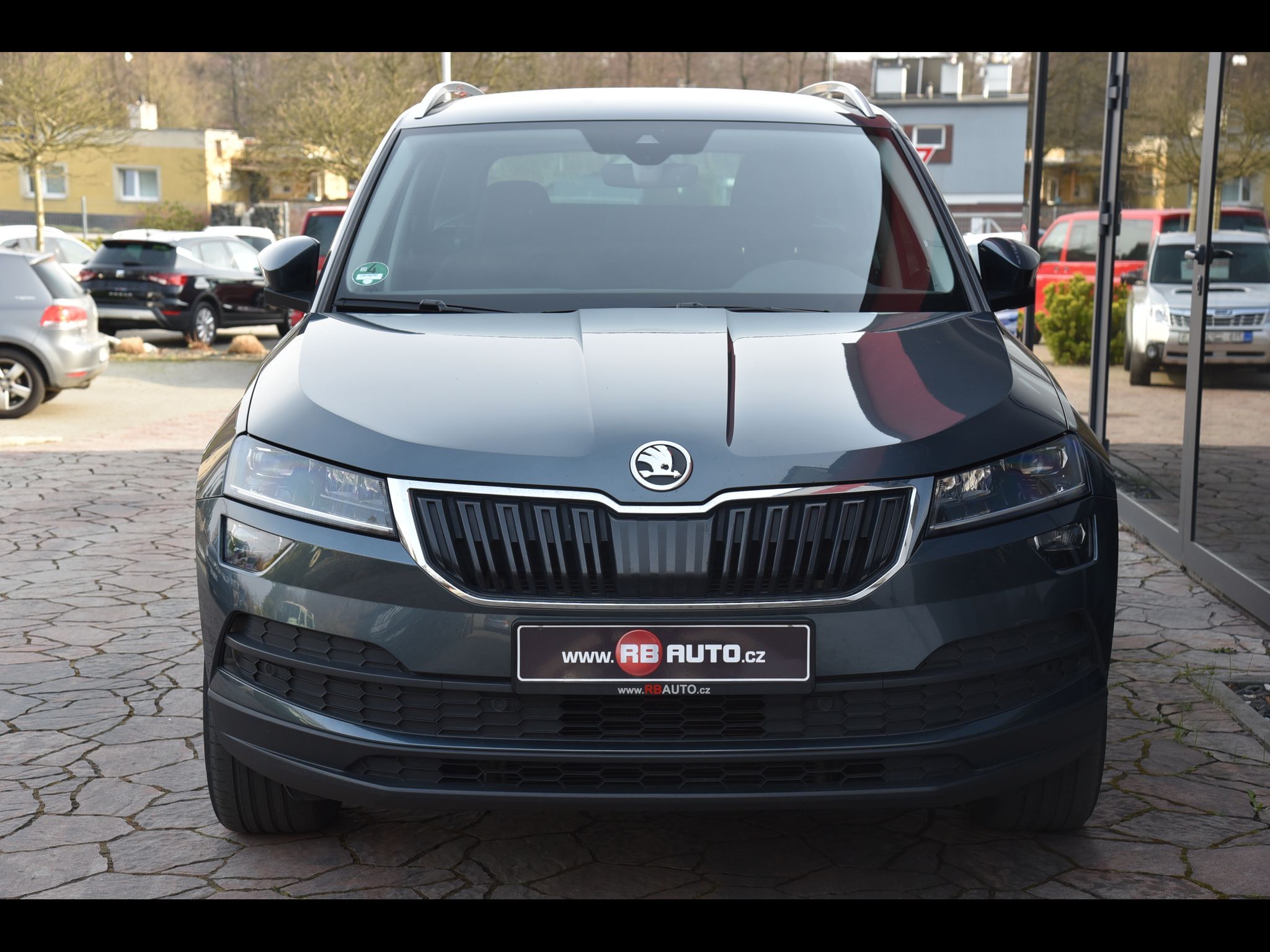 Škoda Karoq, 2.0 TDi DSG Quarz-Grau Metalli - fotka 4