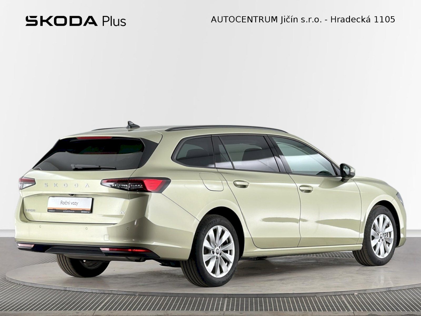 Škoda Superb, Combi iV DSG 1.5TSI 150kW Sele - fotka 2