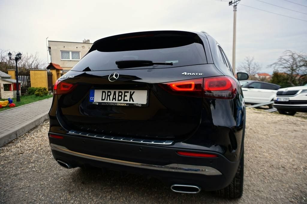 Mercedes-Benz GLA, 4 MATIC 250 165 kW - fotka 5