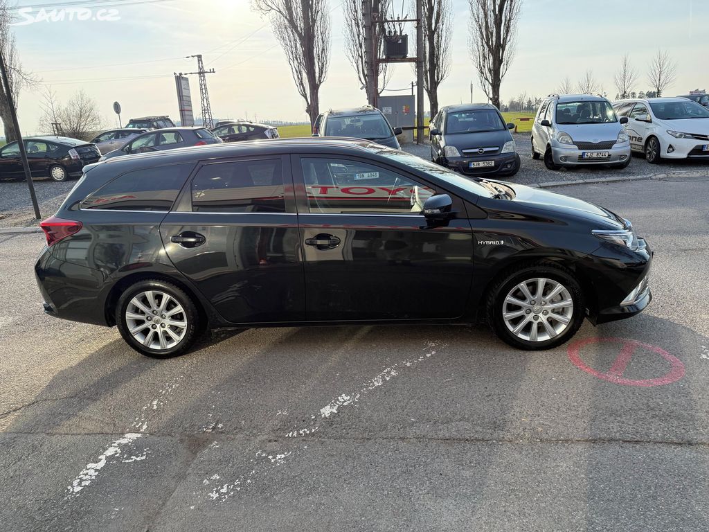 Toyota Auris, fotka 12