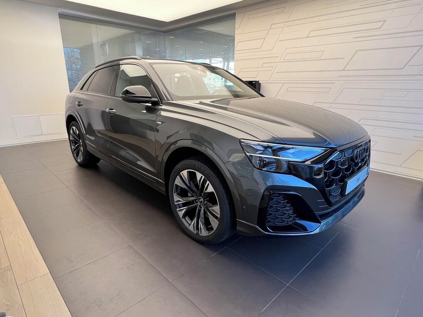 Audi Q8, SUV  50 TDI quattro 210 kW - fotka 4